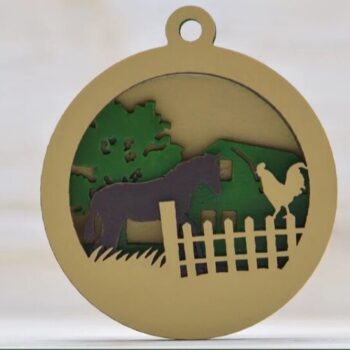 Intra απο ξύλο plywood 3mm-4mm πάχος - Στολίδι τέχνης με άλογο σε αγροικία Δίασταση 10x10 cm Intraeaxys-voq26p6o - Image 1