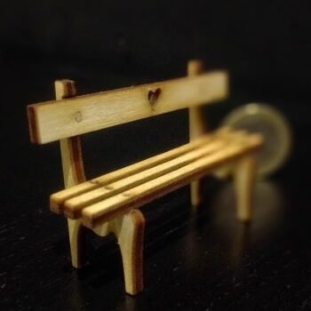 Intra απο ξύλο plywood 3mm-4mm πάχος - Μικρός πάγκος 3mm Δίασταση 30x30 cm Intraeaxys-eo20ngm7 - Image 1