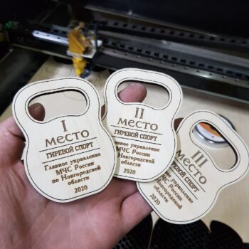 Intra απο ξύλο plywood 3mm-4mm πάχος - Μετάλλιο άρσης Kettlebell Δίασταση 30x30 cm Intraeaxys-075y9q3o - Image 1