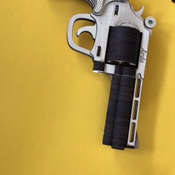 Intra απο ξύλο plywood 3mm-4mm πάχος - Περίστροφο Ξύλινο Πιστόλι Πυροβόλο όπλο 351 Magnum Δίασταση 30x30 cm Intraeaxys-qommnz8o - Image 3