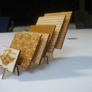 Intra απο ξύλο plywood 3mm-4mm πάχος - Ξύλινο Πιάτο Σταντ Δίασταση 30x30 cm Intraeaxys-p7ym6jz7