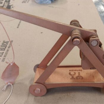 Intra απο ξύλο plywood 3mm-4mm πάχος - Trebuchet με Πείρες Δίασταση 30x30 cm Intraeaxys-6o384zr1 - Image 1