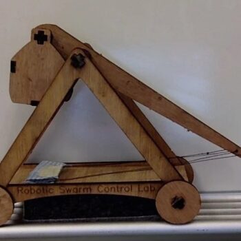 Intra απο ξύλο plywood 3mm-4mm πάχος - Desktop Trebuchet Δίασταση 30x30 cm Intraeaxys-joerel87 - Image 1