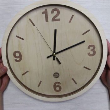 Intra απο ξύλο plywood 3mm-4mm πάχος - Ξύλινο ρολόι τοίχου Δίασταση 30x30 cm Intraeaxys-91jkpkgo - Image 1