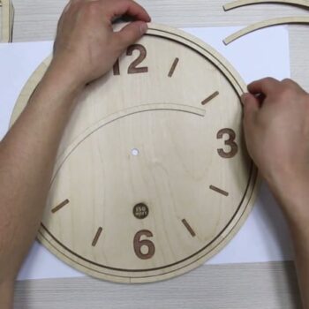 Intra απο ξύλο plywood 3mm-4mm πάχος - Ξύλινο ρολόι τοίχου Δίασταση 30x30 cm Intraeaxys-91jkpkgo - Image 6