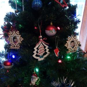 Intra απο ξύλο plywood 3mm-4mm πάχος - Χριστουγεννιάτικα στολίδια Δίασταση 10x10 cm Intraeaxys-91jdw5p1