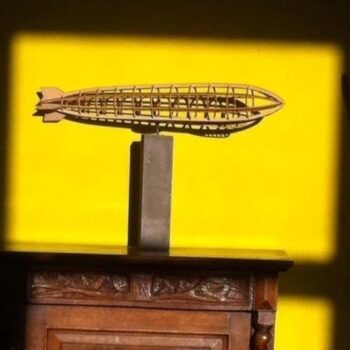 Intra απο ξύλο plywood 3mm-4mm πάχος - Τρισδιάστατο μοντέλο Zeppelin Δίασταση 30x30 cm Intraeaxys-qom655p1 - Image 1