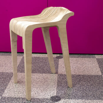 Intra απο ξύλο plywood 3mm-4mm πάχος - Σκαμπό στρώσεων Δίασταση 30x30 cm Intraeaxys-e1gjlx1l - Image 1