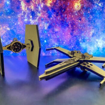 Intra απο ξύλο plywood 3mm-4mm πάχος - Γιορτινά στολίδια Tie Fighter X-Wing Δίασταση 10x10 cm Intraeaxys-eo4qpj87 - Image 1