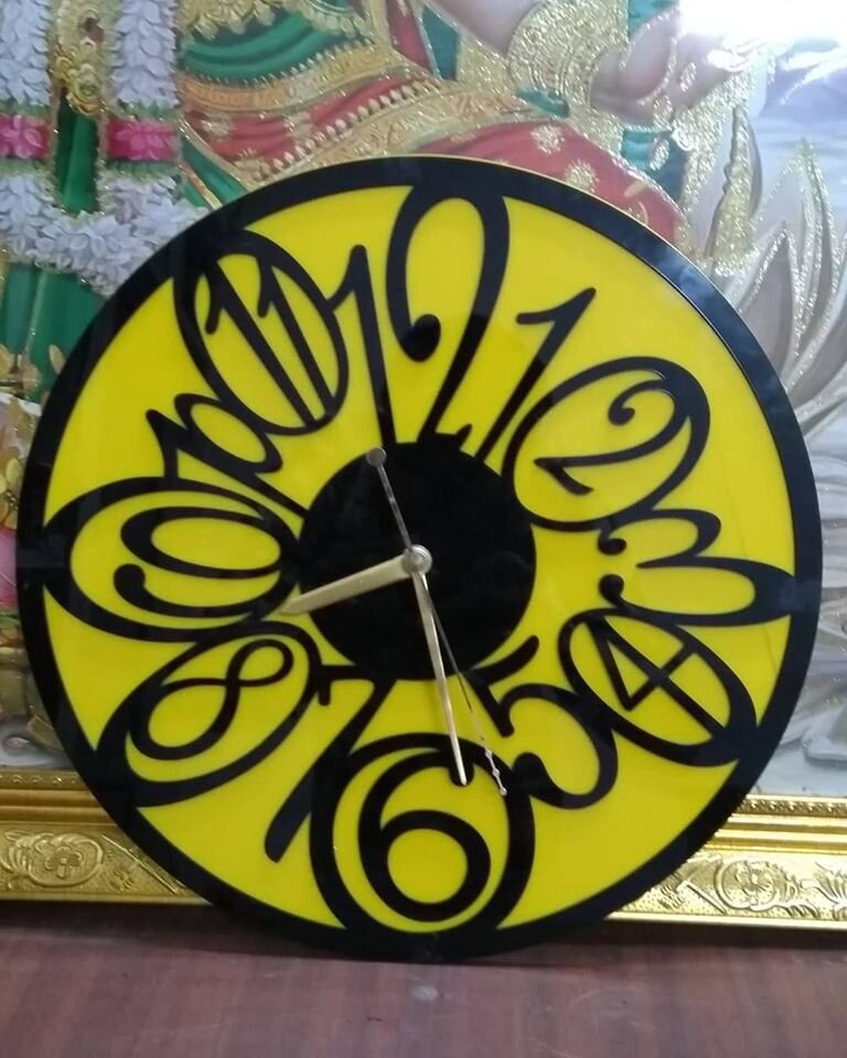 Intra απο ξύλο plywood 3mm-4mm πάχος - Κομψό ακρυλικό ρολόι Δίασταση 20x20 cm Intraeaxys-lopqdxz7