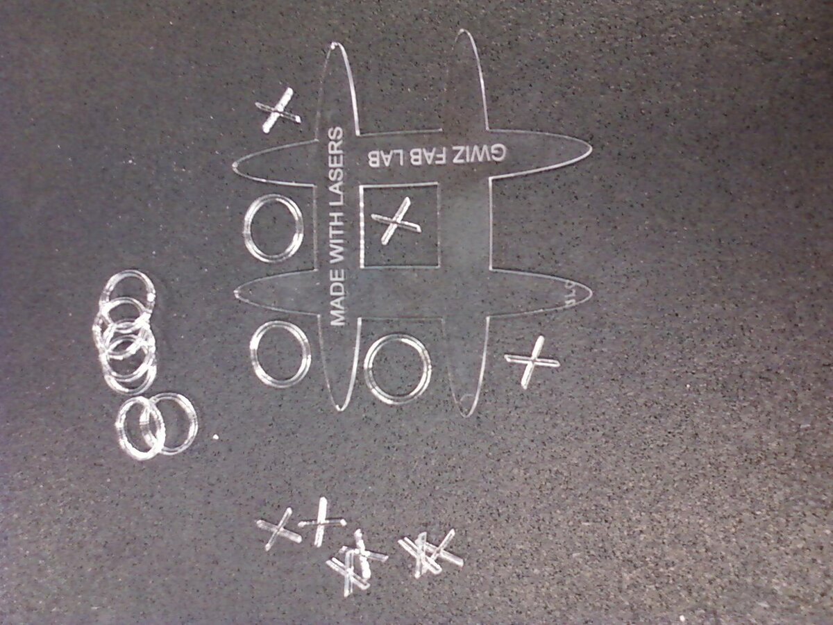 Intra απο ξύλο plywood 3mm-4mm πάχος - Ακρυλικό πρότυπο παιχνιδιού Tic Tac Toe Δίασταση 20x20 cm Intraeaxys-zo9yk0y7