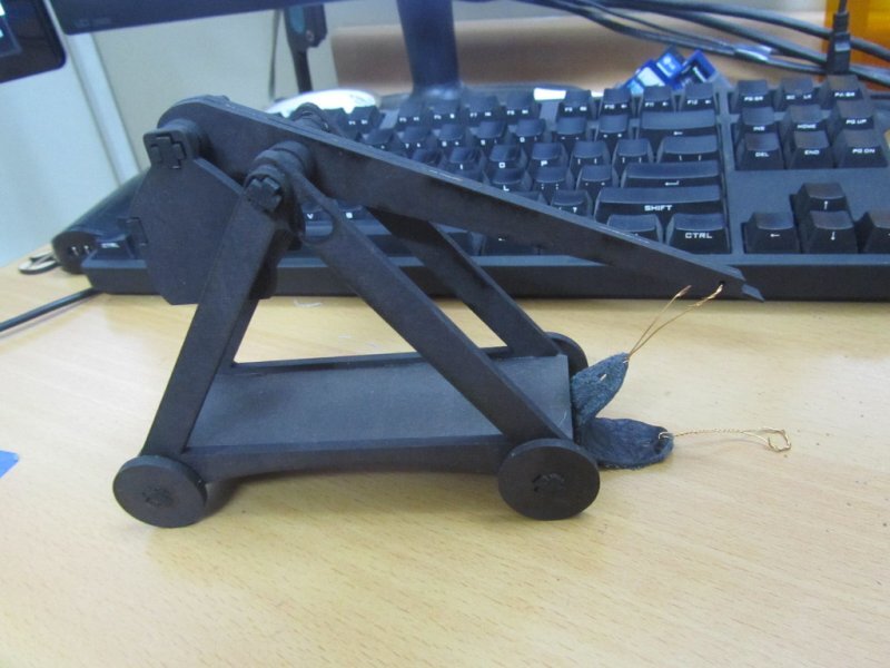 Intra απο ξύλο plywood 3mm-4mm πάχος - Τρισδιάστατο παζλ Trebuchet Δίασταση 30x30 cm Intraeaxys-lop326k1