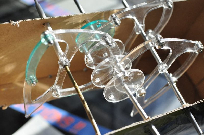 Intra απο ξύλο plywood 3mm-4mm πάχος - Μηχανισμός Βαδίσματος Theo Jansen Δίασταση 30x30 cm Intraeaxys-91jkdm8o