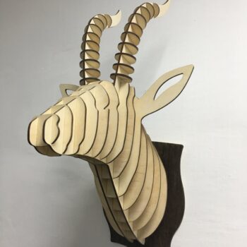 Intra απο ξύλο plywood 3mm-4mm πάχος - Διακόσμηση τοίχου με κεφαλή αντιλόπης Δίασταση 30x30 cm Intraeaxys-r7vmjg27 - Image 1