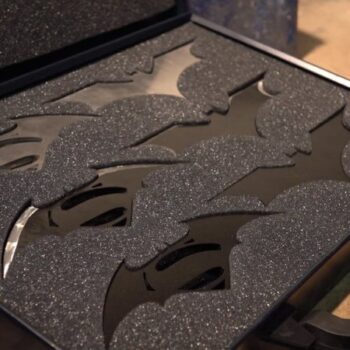 Intra απο ξύλο plywood 3mm-4mm πάχος - Batarangs Δίασταση 30x30 cm Intraeaxys-ro6dy9m7 - Image 1