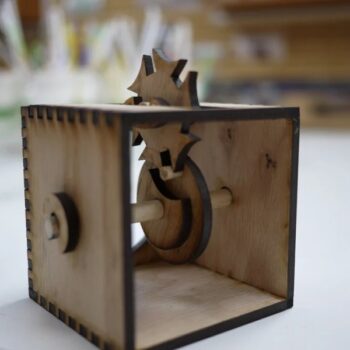 Intra απο ξύλο plywood 3mm-4mm πάχος - Στάση Γενεύης Δίασταση 30x30 cm Intraeaxys-6o384z31 - Image 1