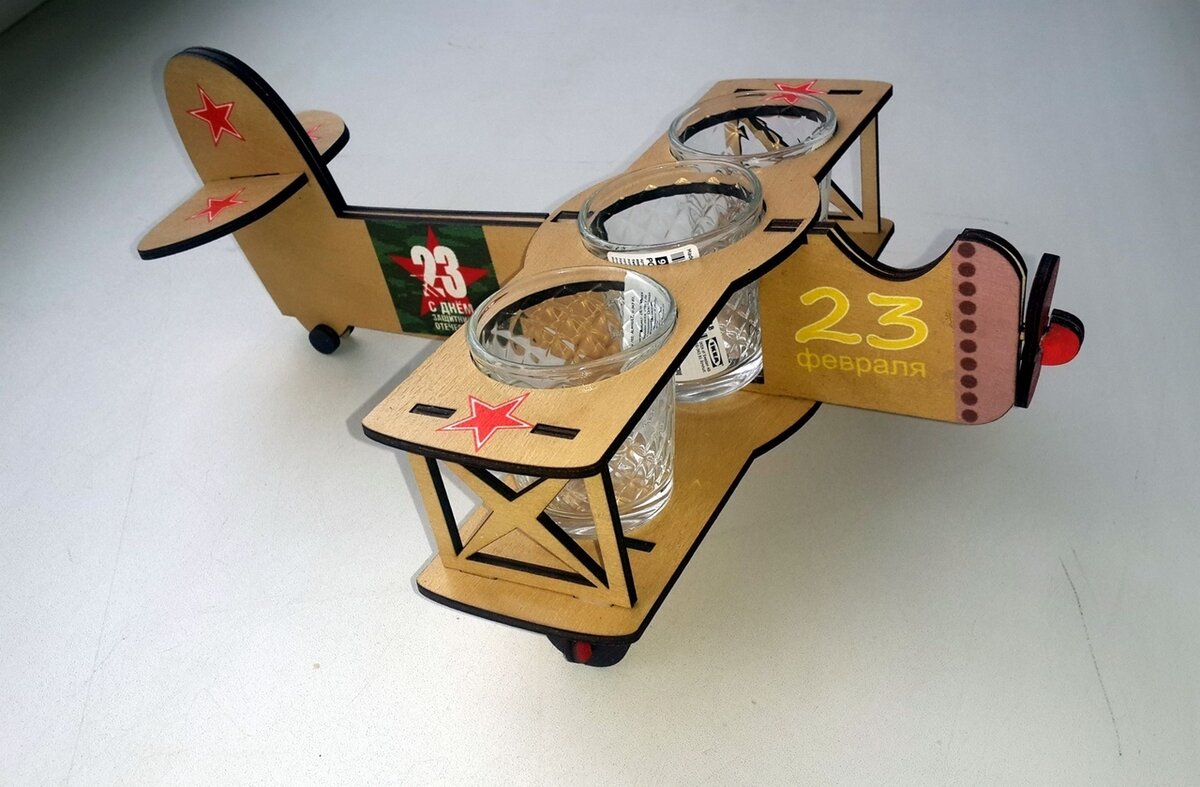 Intra απο ξύλο plywood 3mm-4mm πάχος - Στήριγμα για ποτήρι κρασιού σε σχήμα αεροπλάνου Δίασταση 30x30 cm Intraeaxys-joed0kn1