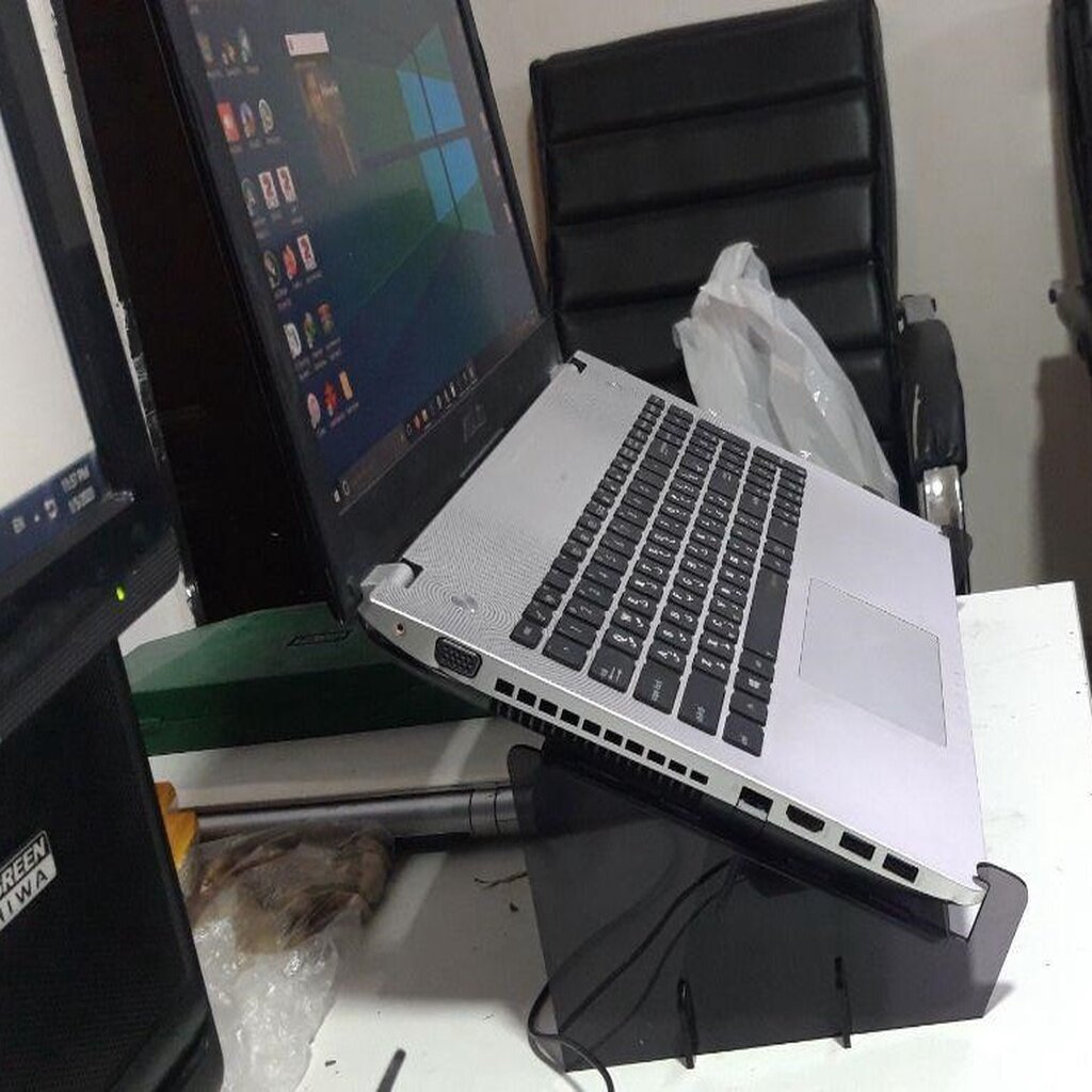 Intra απο ξύλο plywood 3mm-4mm πάχος - Βάση φορητού υπολογιστή 15 ιντσών 3 mm Δίασταση 30x30 cm Intraeaxys-joedmv81