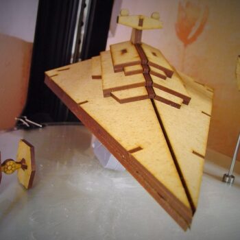 Intra απο ξύλο plywood 3mm-4mm πάχος - Star Wars Star Destroyer Δίασταση 30x30 cm Intraeaxys-eox89p41 - Image 1