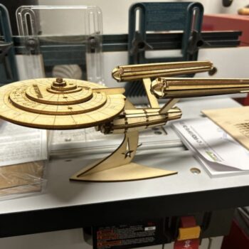 Intra απο ξύλο plywood 3mm-4mm πάχος - USS Enterprise 3D μοντέλο Δίασταση 30x30 cm Intraeaxys-eo058n01 - Image 1