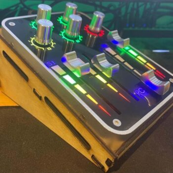 Intra απο ξύλο plywood 3mm-4mm πάχος - Βάση PCPanel Pro Δίασταση 30x30 cm Intraeaxys-qom65841 - Image 1