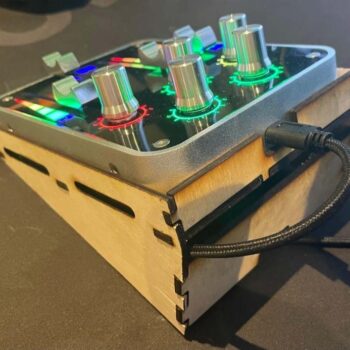 Intra απο ξύλο plywood 3mm-4mm πάχος - Βάση PCPanel Pro Δίασταση 30x30 cm Intraeaxys-qom65841 - Image 3