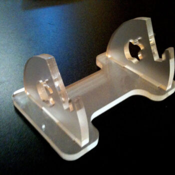 Intra απο ξύλο plywood 3mm-4mm πάχος - Ακρυλική βάση iPad Δίασταση 30x30 cm Intraeaxys-e1gk6yyo - Image 1