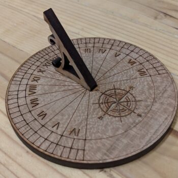 Intra απο ξύλο plywood 3mm-4mm πάχος - Ηλιακό ωρολόγιο Δίασταση 30x30 cm Intraeaxys-eoxlejxo - Image 1