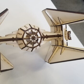 Intra απο ξύλο plywood 3mm-4mm πάχος - Star Wars TIE Interceptor Δίασταση 30x30 cm Intraeaxys-voq280eo - Image 3