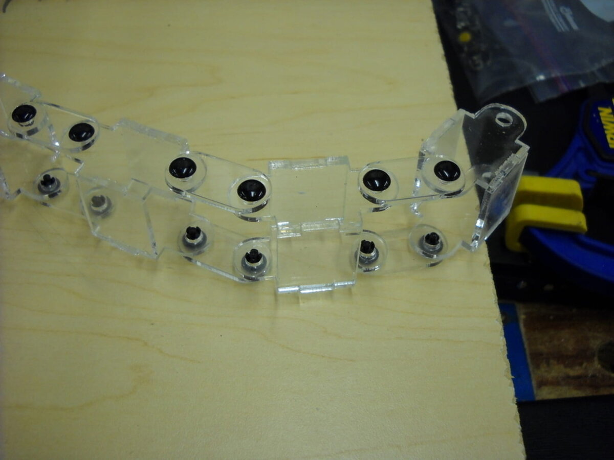 Intra απο ξύλο plywood 3mm-4mm πάχος - Αλυσίδα καλωδίων Δίασταση 30x30 cm Intraeaxys-zo9yr547