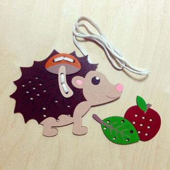 Intra απο ξύλο plywood 3mm-4mm πάχος - Σκαντζόχοιρος Ξύλινο Παιχνίδι με κορδόνια για νήπια Δίασταση 30x30 cm Intraeaxys-qommwpko - Image 1