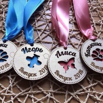 Intra απο ξύλο plywood 3mm-4mm πάχος - Ξύλινα μετάλλια για το σχολείο Δίασταση 30x30 cm Intraeaxys-lopqvrk7 - Image 4