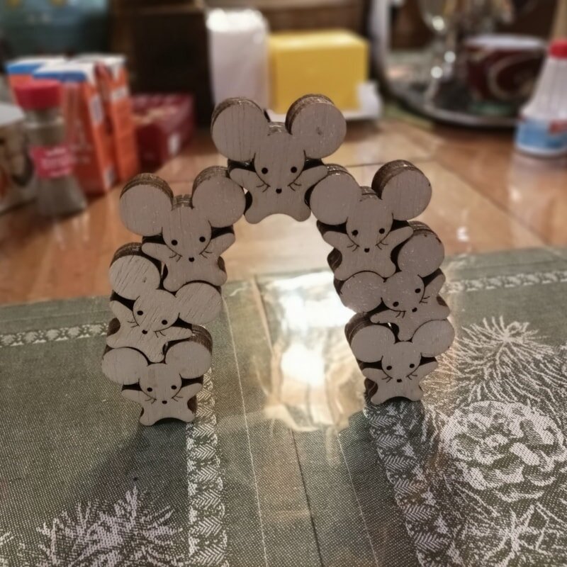 Intra απο ξύλο plywood 3mm-4mm πάχος - Το ποντίκι Acrobat Δίασταση 30x30 cm Intraeaxys-51rr6vm1