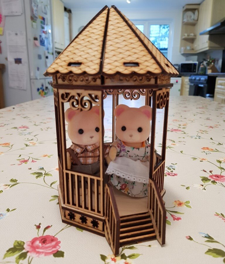 Intra απο ξύλο plywood 3mm-4mm πάχος - Παραδοσιακή πορτογαλική μπάντα Coreto 3mm Δίασταση 30x30 cm Intraeaxys-zo9ynry7