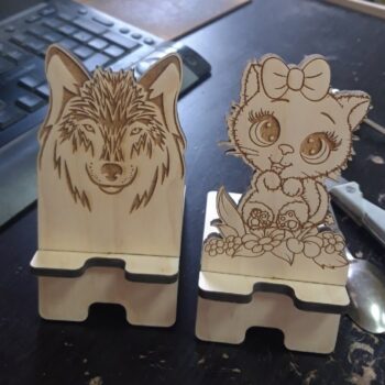 Intra απο ξύλο plywood 3mm-4mm πάχος - Ξύλινη βάση τηλεφώνου Δημιουργική χαριτωμένη θήκη τηλεφώνου Δίασταση 30x30 cm Intraeaxys-67wlx6l1 - Image 1