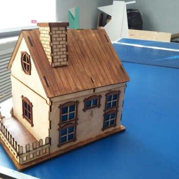 Intra απο ξύλο plywood 3mm-4mm πάχος - Ξύλινο Σπίτι με Καμινάδα Δίασταση 40x50 cm Intraeaxys-91jdlkl1 - Image 1