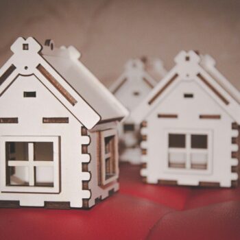 Intra απο ξύλο plywood 3mm-4mm πάχος - Πρότυπο παιχνιδιών σπιτιών Δίασταση 30x30 cm Intraeaxys-eo4qj9y7 - Image 1