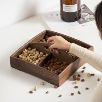 Intra απο ξύλο plywood 3mm-4mm πάχος - Ξύλινος δίσκος με λαβή σνακ Κουτί ξηρών καρπών Πιάτο δημιουργικό δίσκος πιάτο φρούτων Δίασταση 30x30 cm Intraeaxys-075yl00o - Image 1