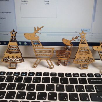 Intra απο ξύλο plywood 3mm-4mm πάχος - Στολίδια χριστουγεννιάτικων δέντρων ελαφιών Δίασταση 10x10 cm Intraeaxys-67wlymw1 - Image 1