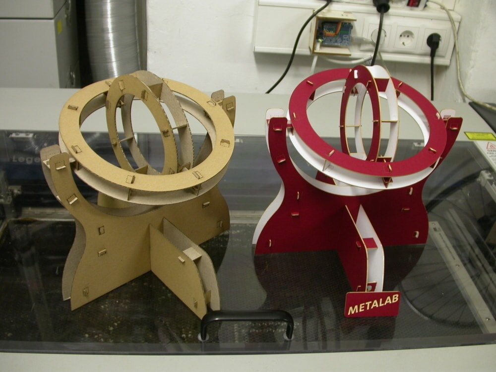 Intra απο ξύλο plywood 3mm-4mm πάχος - Gimbal από χαρτόνι Δίασταση 30x30 cm Intraeaxys-joedje51