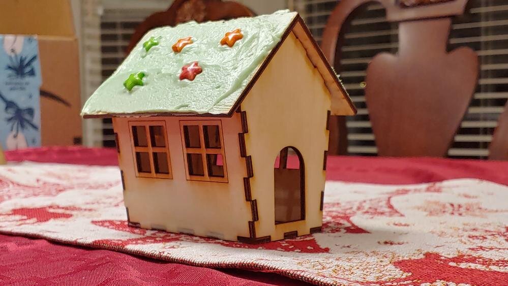 Intra απο ξύλο plywood 3mm-4mm πάχος - Απλό πρότυπο σπιτιών Δίασταση 30x30 cm Intraeaxys-m1d6vqe7