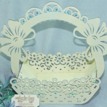 Intra απο ξύλο plywood 3mm-4mm πάχος - Ξύλινο καλάθι δώρων με κορδέλα φιόγκων Δίασταση 30x30 cm Intraeaxys-zo9ypqw7 - Image 1