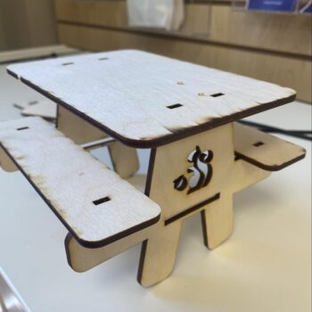 Intra απο ξύλο plywood 3mm-4mm πάχος - Παιχνίδι τραπέζι πικνίκ Δίασταση 30x30 cm Intraeaxys-e1gk46do - Image 1