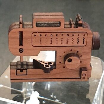 Intra απο ξύλο plywood 3mm-4mm πάχος - Παιχνίδι ραπτομηχανής Δίασταση 30x30 cm Intraeaxys-lopqje57 - Image 1