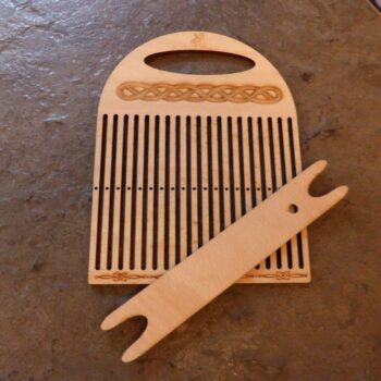 Intra απο ξύλο plywood 3mm-4mm πάχος - Αργαλειός υφαντικής ταινίας 4mm Κόντρα πλακέ οξιάς Δίασταση 30x30 cm Intraeaxys-67wlxg21 - Image 1