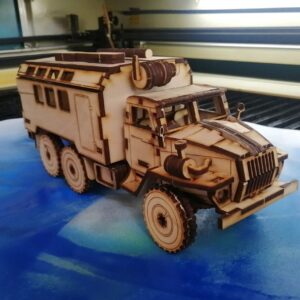 Intra απο ξύλο plywood 3mm-4mm πάχος - Ural Truck 3D Puzzle με Οδηγίες Συναρμολόγησης Δίασταση 30x30 cm Intraeaxys-pok39837