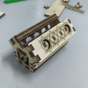 Intra απο ξύλο plywood 3mm-4mm πάχος - Ξύλινος κινητήρας V8 Δίασταση 30x30 cm Intraeaxys-pok3y6k7