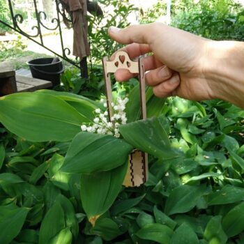 Intra απο ξύλο plywood 3mm-4mm πάχος - Ξύλινο καλάθι με λαβή Κρεμαστό κουτί λουλουδιών Δίασταση 30x30 cm Intraeaxys-51rrv8m1 - Image 1