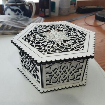 Intra απο ξύλο plywood 3mm-4mm πάχος - Ξύλινο εξάγωνο ανοιχτό κουτί 3mm Δίασταση 30x30 cm Intraeaxys-pok3d387 - Image 1