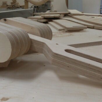 Intra απο ξύλο plywood 3mm-4mm πάχος - Thor Hammer 18mm κόντρα πλακέ Δίασταση 30x30 cm Intraeaxys-r7vmjwk7 - Image 1